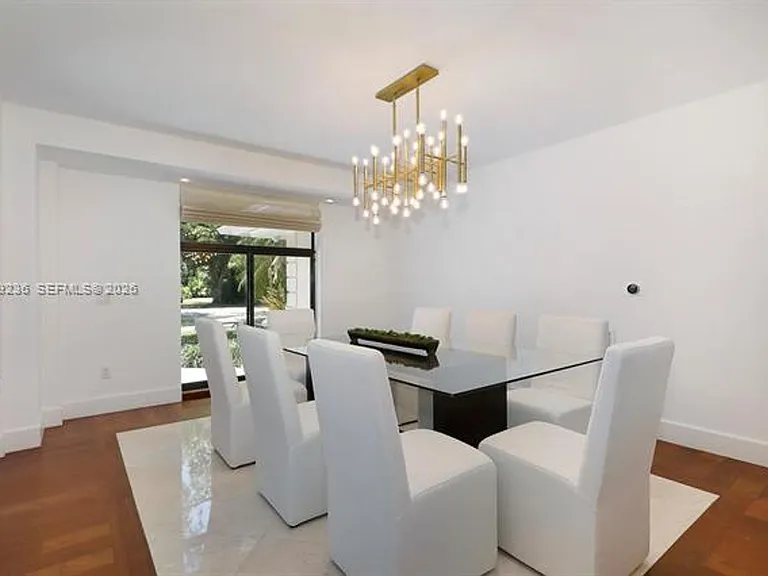3425 Alhambra Cir — Photo 27