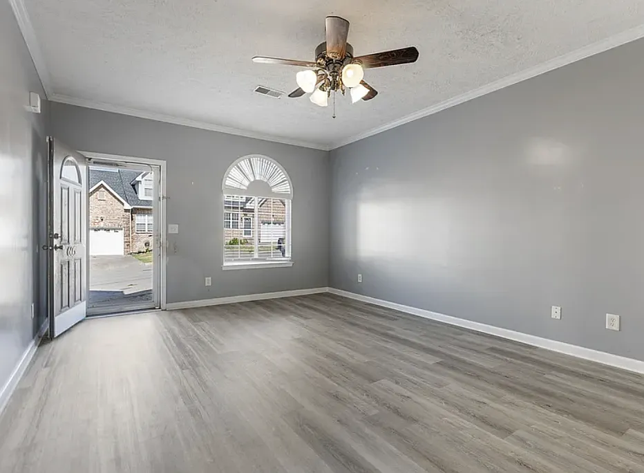 3 bed, 2.5 bath, 1756 sqft, $1,999 — Photo 3