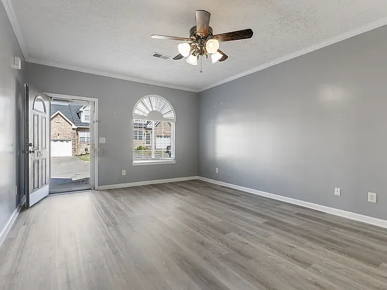 605 Spence Enclave Way — Photo 3