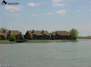 52 N Harbors End Dr #10A, Pt Clinton, OH 43452