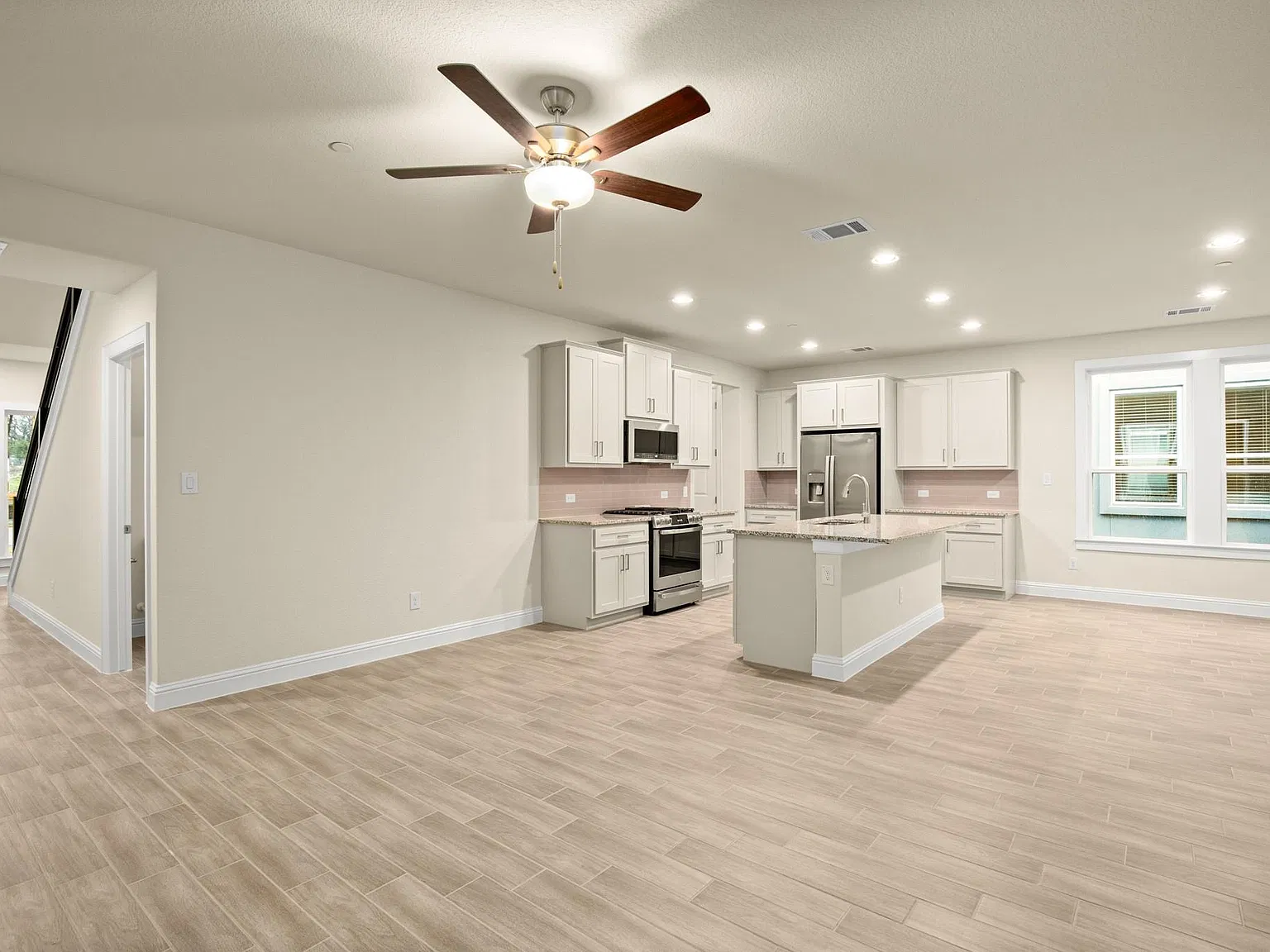 2605 Sam Bass Rd — Photo 2