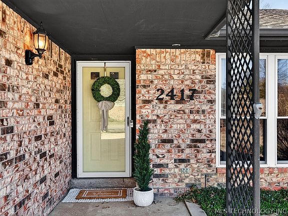 3rd image of 2417 Chapel Hill Rd