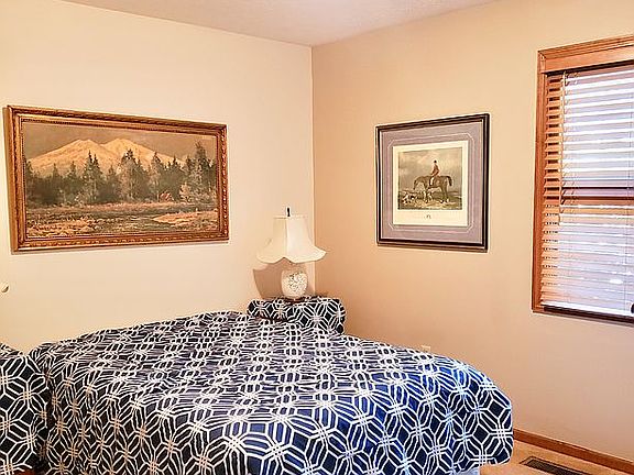 1/3 bedrooms 