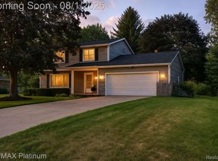 6339 Chaparral Dr, Brighton, MI