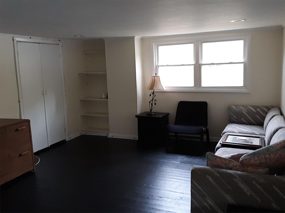 1st image of 10 Brewster St