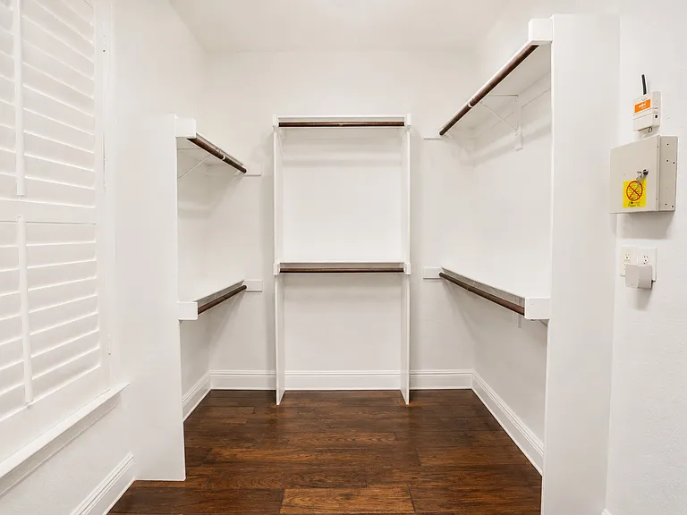 4453 Red Barn Dr — Photo 22