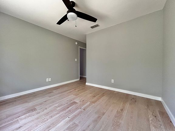 5th image of 1525 Trigg Ln APT 802