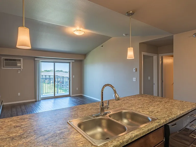 Cottage Grove — Photo 13