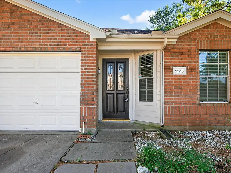 21215 Barker Canyon Ln — Photo 3