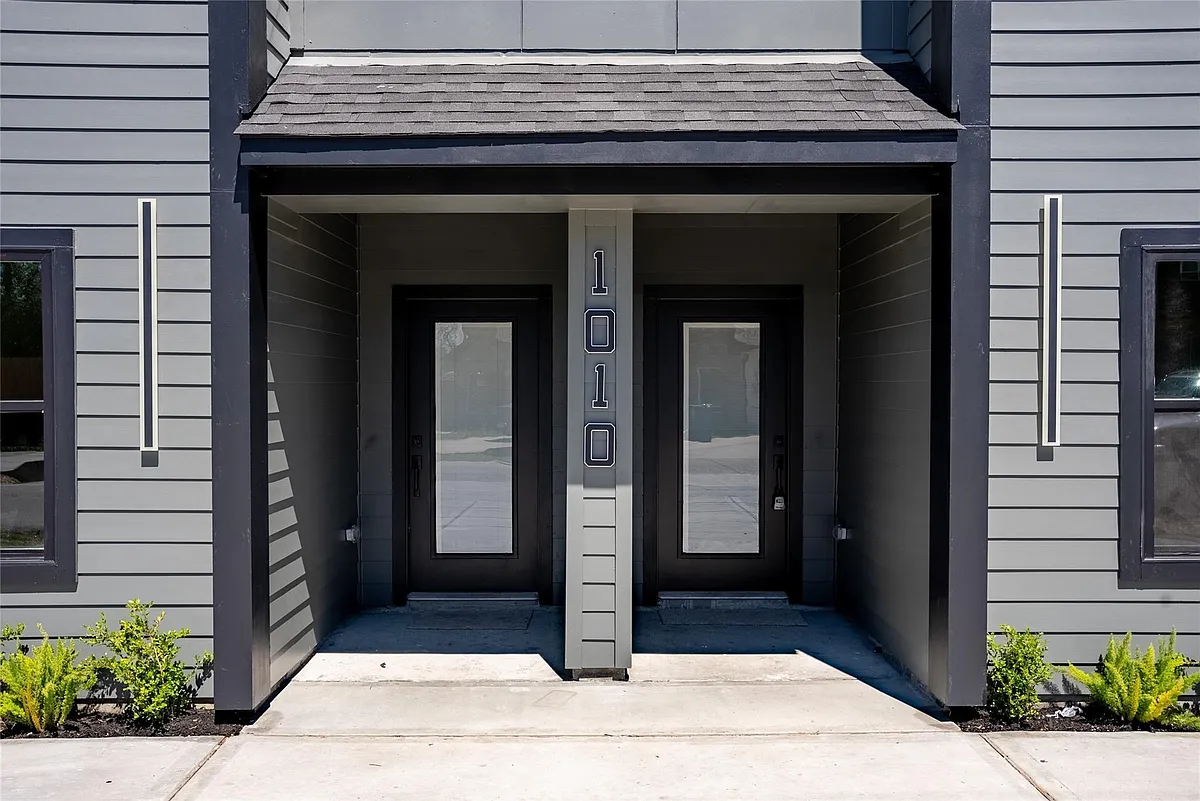 Building Photo - 1010 Calvin Ave #B