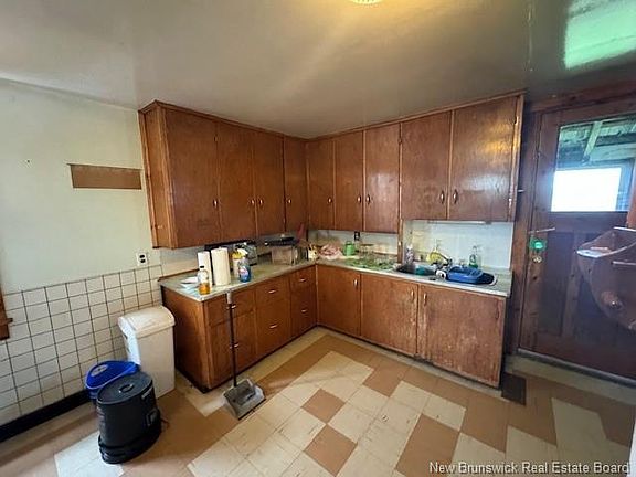 5th image of 370 Cherryvale Rd