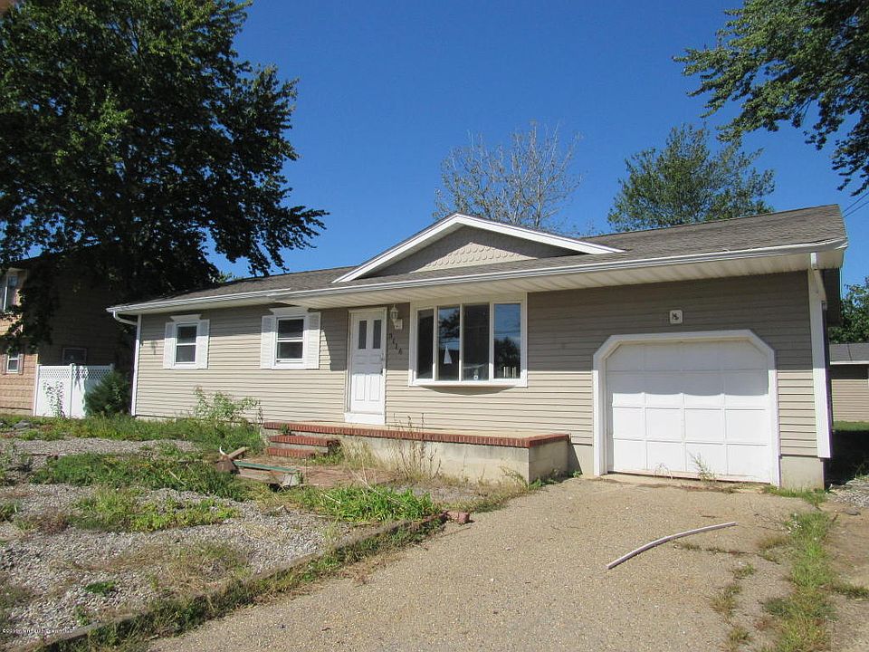 1st image of 3116 Oceanic Dr