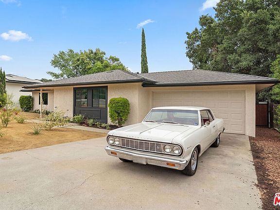 3rd image of 974 La Canada Verdugo Rd