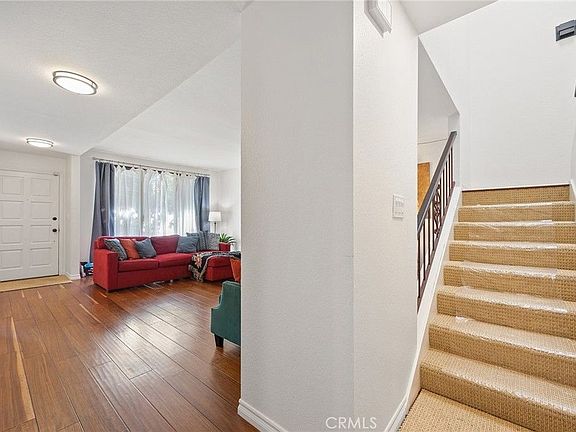 5th image of 1920 Holly Dr