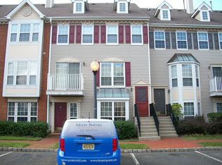 27 Dogwood St, Jersey City, NJ 07305