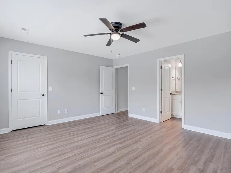 374 Ryder Ave #B — Photo 5