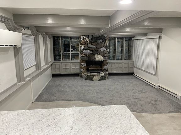 3rd image of 16247 Schoolcraft St #4
