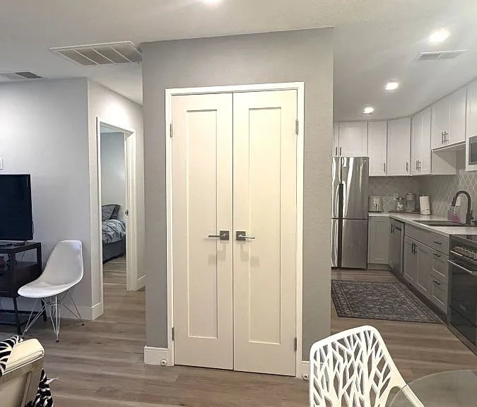 2801 N Los Felices Cir E — Photo 12