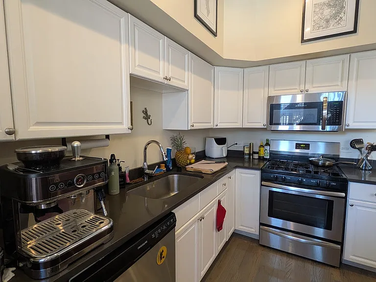 2935 N Clark St #2NR — Photo 6