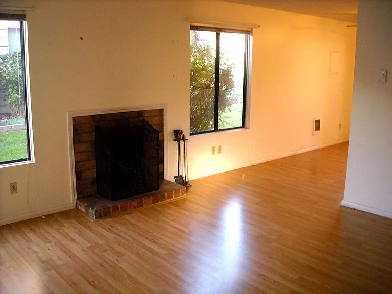 1359 Madras St SE — Photo 3