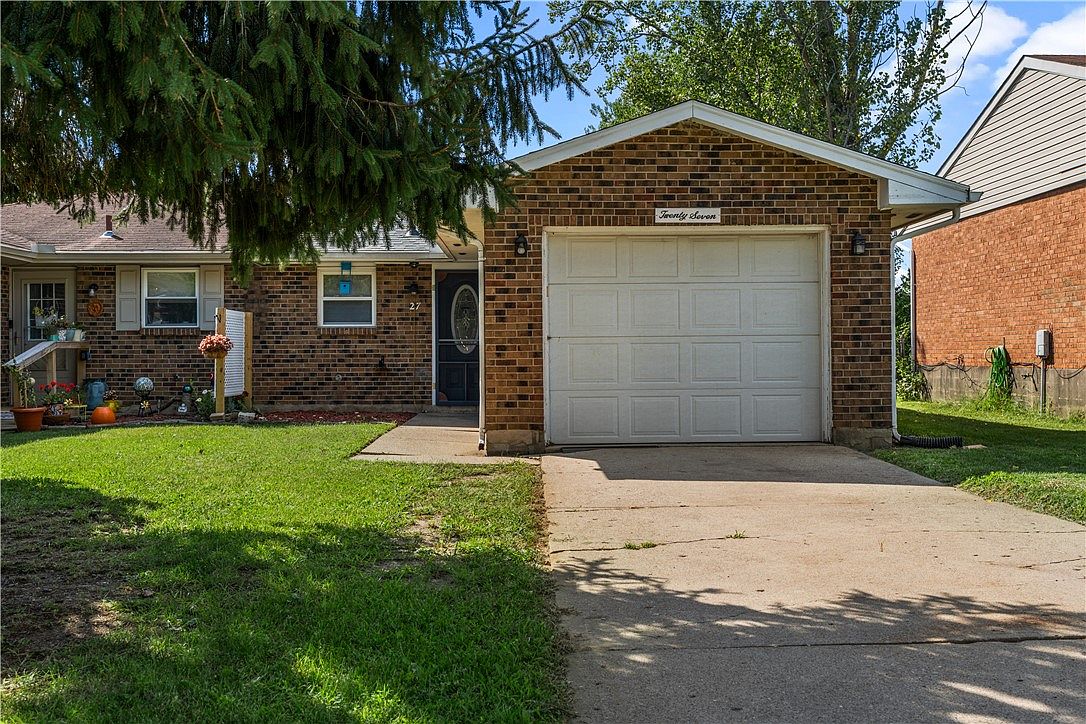 27 Highridge Ct — Franklin Golf Club