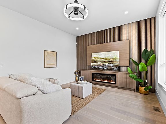 4th image of 1045 Quadling Ave #103