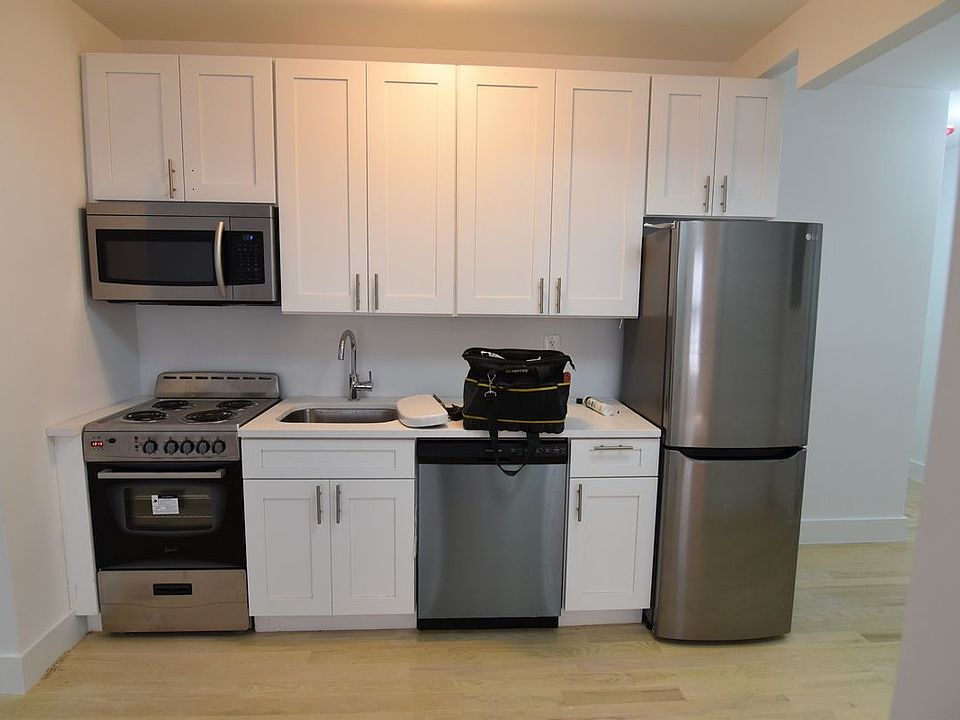 1st image of 327 E 19th St APT 6R