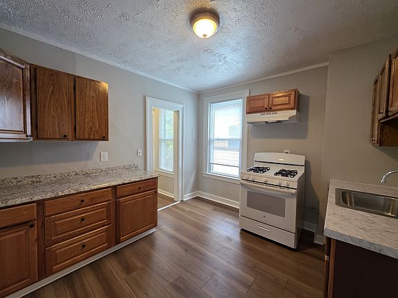 3rd image of 738 Winchester Ave #2-B