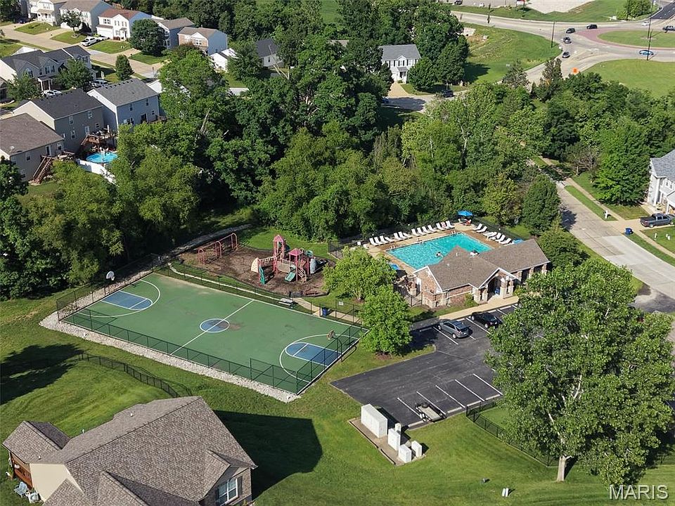 えっこ様 1126 Liberty Xing, Herculaneum, MO 63048 | Zillow