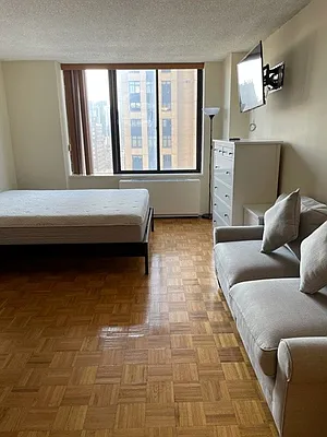 Rented by Sumitomo Real Estate Sales | media 24