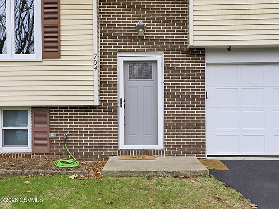 4th image of 704 Bogar Dr