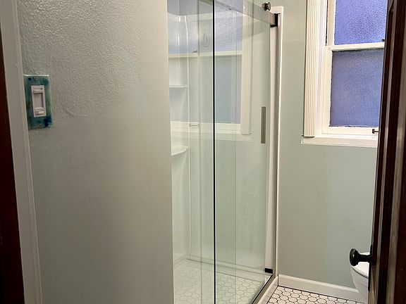 5th image of 6316-6318 Bancroft Ave #6318-2