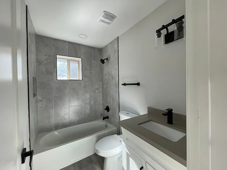 Charming 1 bed 1 bath in great location! — Photo 29