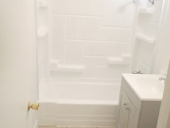 4th image of 2022 Castleberry Ln APT A