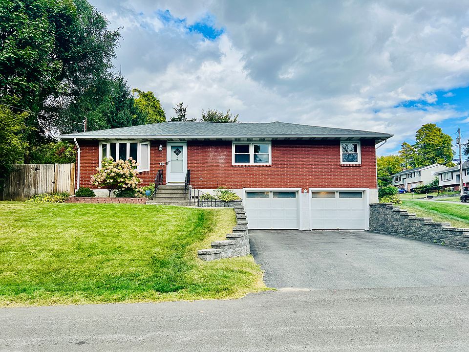 1st image of 34 Quarry Dr #1