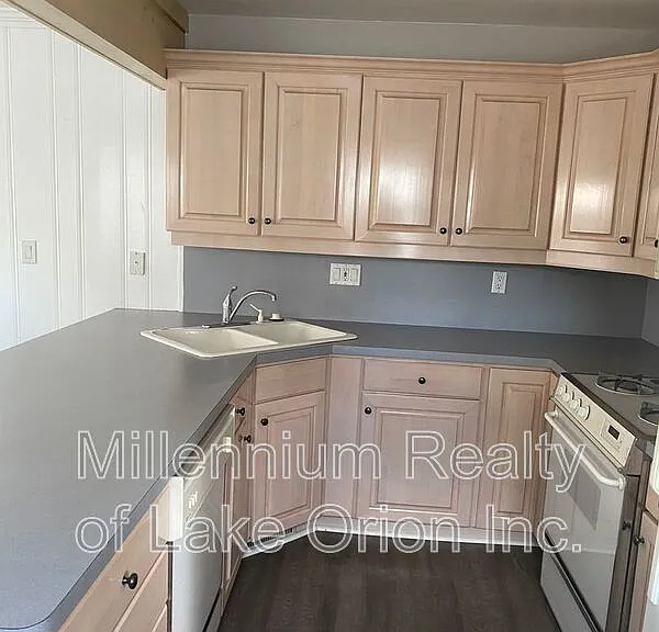 2181 Coy St — Photo 4
