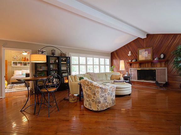 4th image of 188 Mimosa Ln