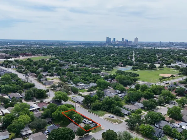 2100 Columbus Ave, Fort Worth, TX 76164