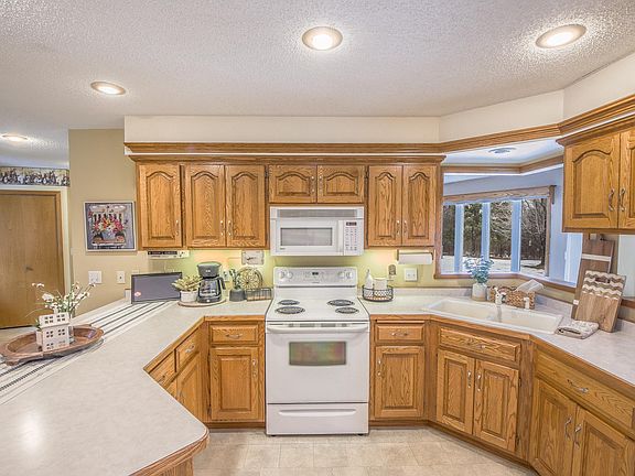 4th image of 12141 Fantail Rd