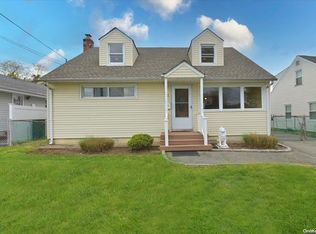 25 Lancaster Pl, Hempstead, NY 11550