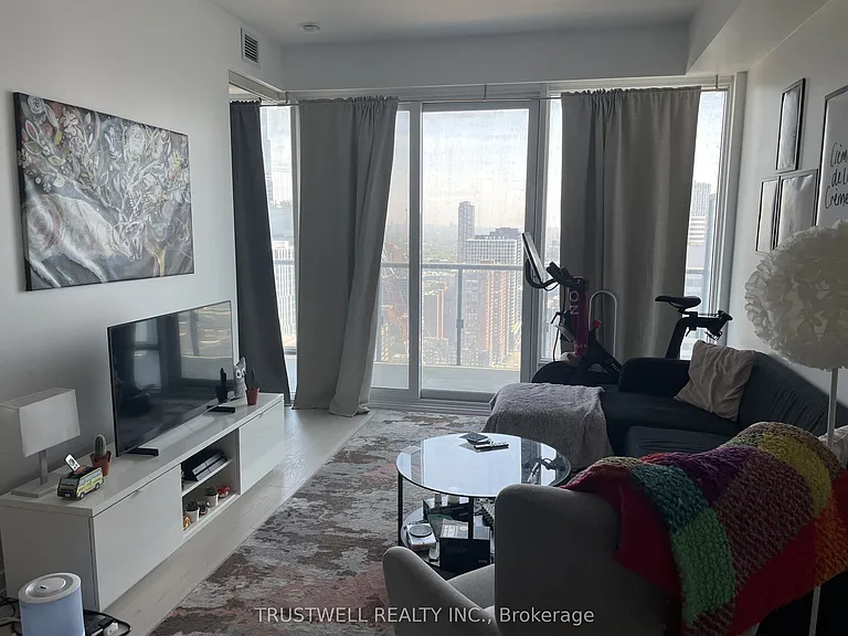 488 University Ave #2605 — Photo 2