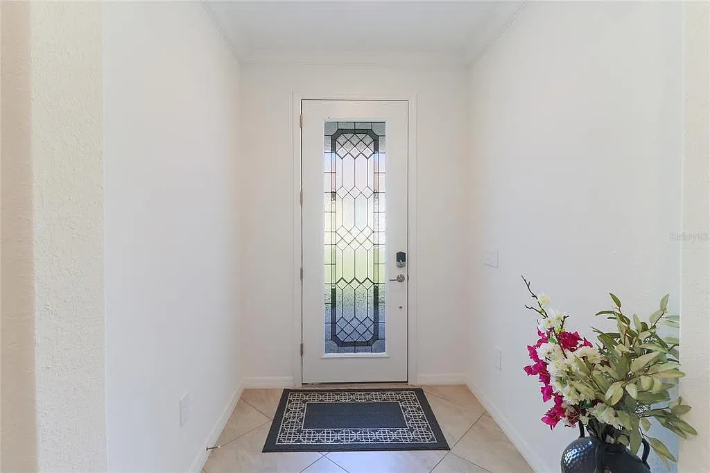 2 bed, 2.0 bath, 1965 sqft, $3,600 — Photo 2