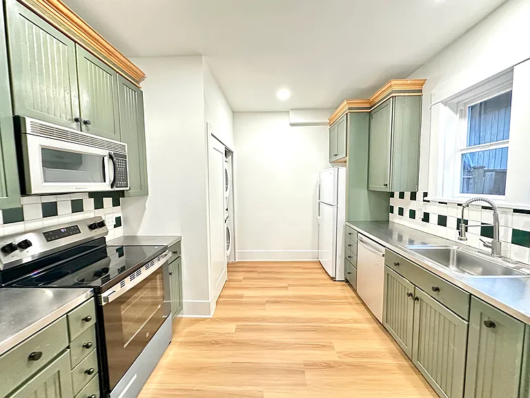 706 27th Ave — Photo 9