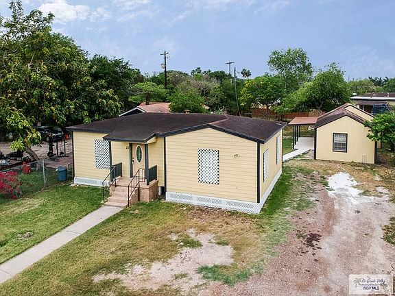 3rd image of 23 Central Park Dr