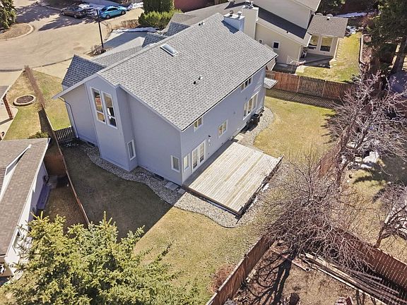 4th image of 394 Walker Rd NW