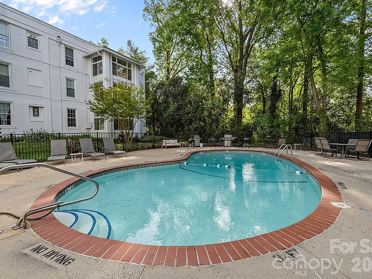 2503 Roswell Ave #207 — Photo 18