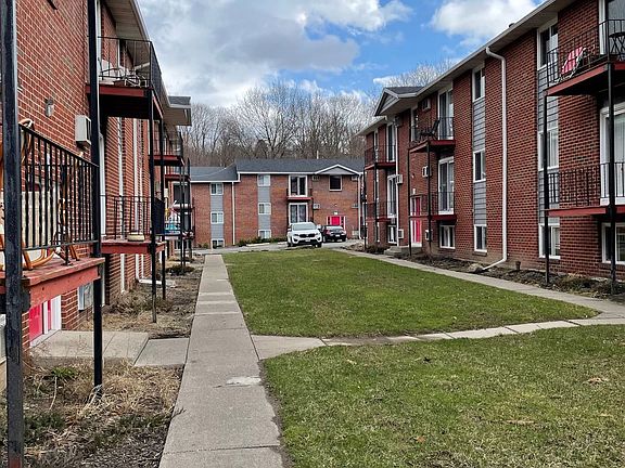 3rd image of 4460 Milton Ave APT 26