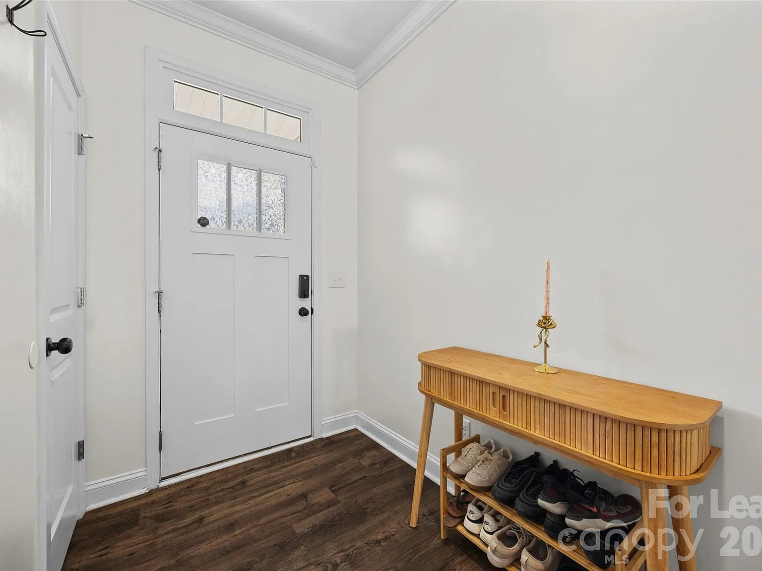 3 bed, 2.5 bath, 1755 sqft, $2,300 — Photo 3