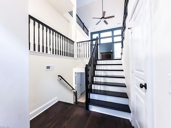 3rd image of 3021 Bay Shore Ln