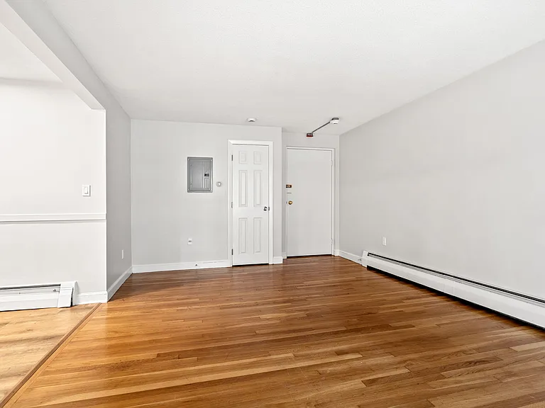 457 - 485 Pleasant Street — Photo 5